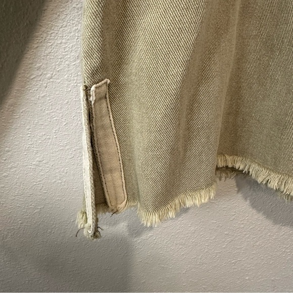 **NWT** POL Frayed Denim Button Down Shirt - Picture 6 of 12